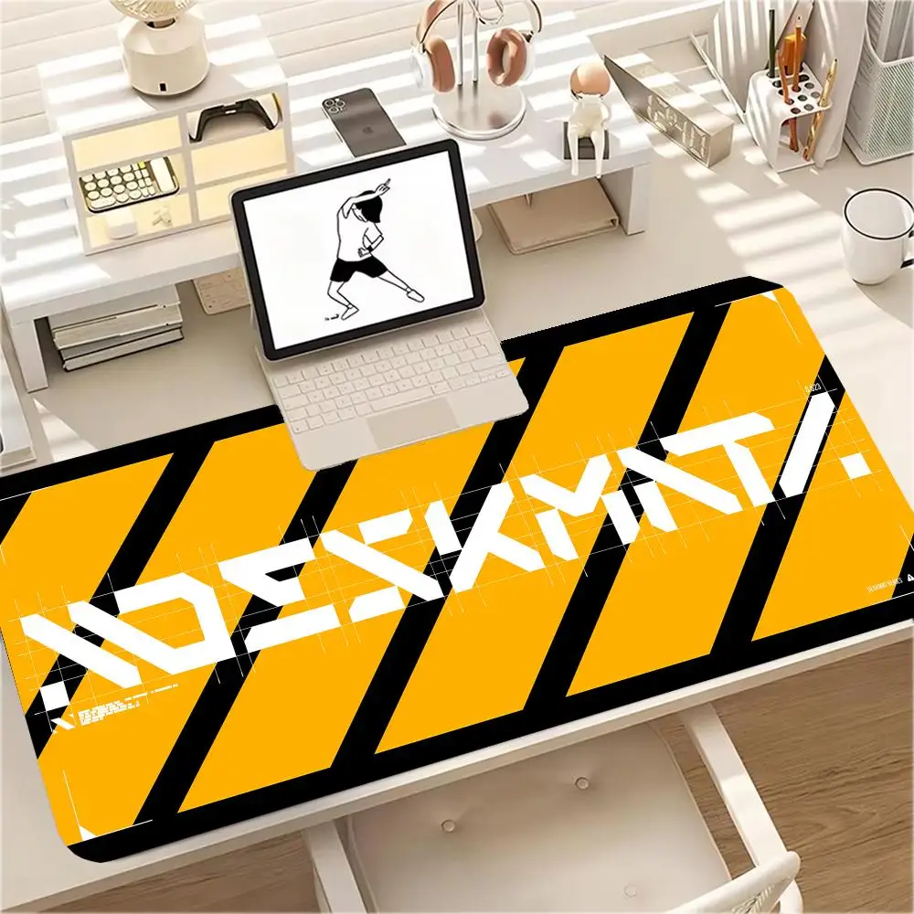 Simple black and white Mouse Pad 900x400MM Large Gaming Mousepad Keyboard Gamer Rubber Anti-wrinkle Anti-Slip Bottom Desk Mat