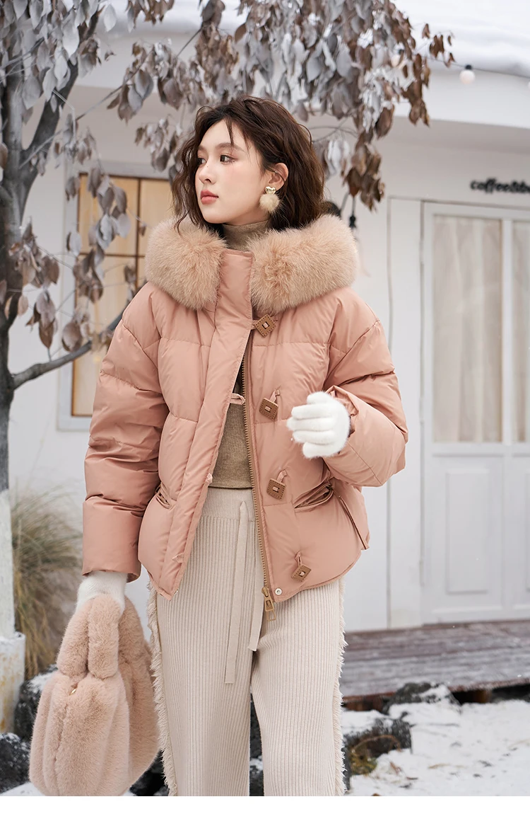 MISHOW Damen Winter Daunenjacke mit Pelzkragen 2026 Modische Lose Hochwertige Kurze Daunenjacke mit Kapuze Reißverschluss Oberbekleidung MXC55Y0020 – Detail 14