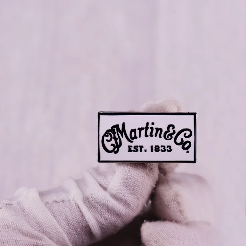 مارتن شارة شعار الغيتار ، بروش المجوهرات