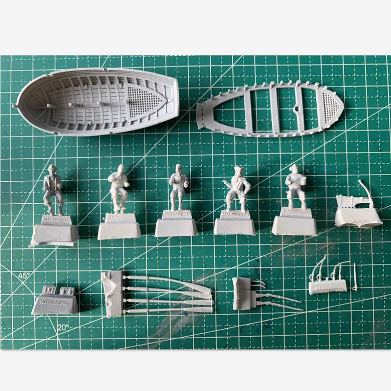 1/72 Scale Resin Model Figure GK,the boat with crew xvIII century,Unassembled and unpainted