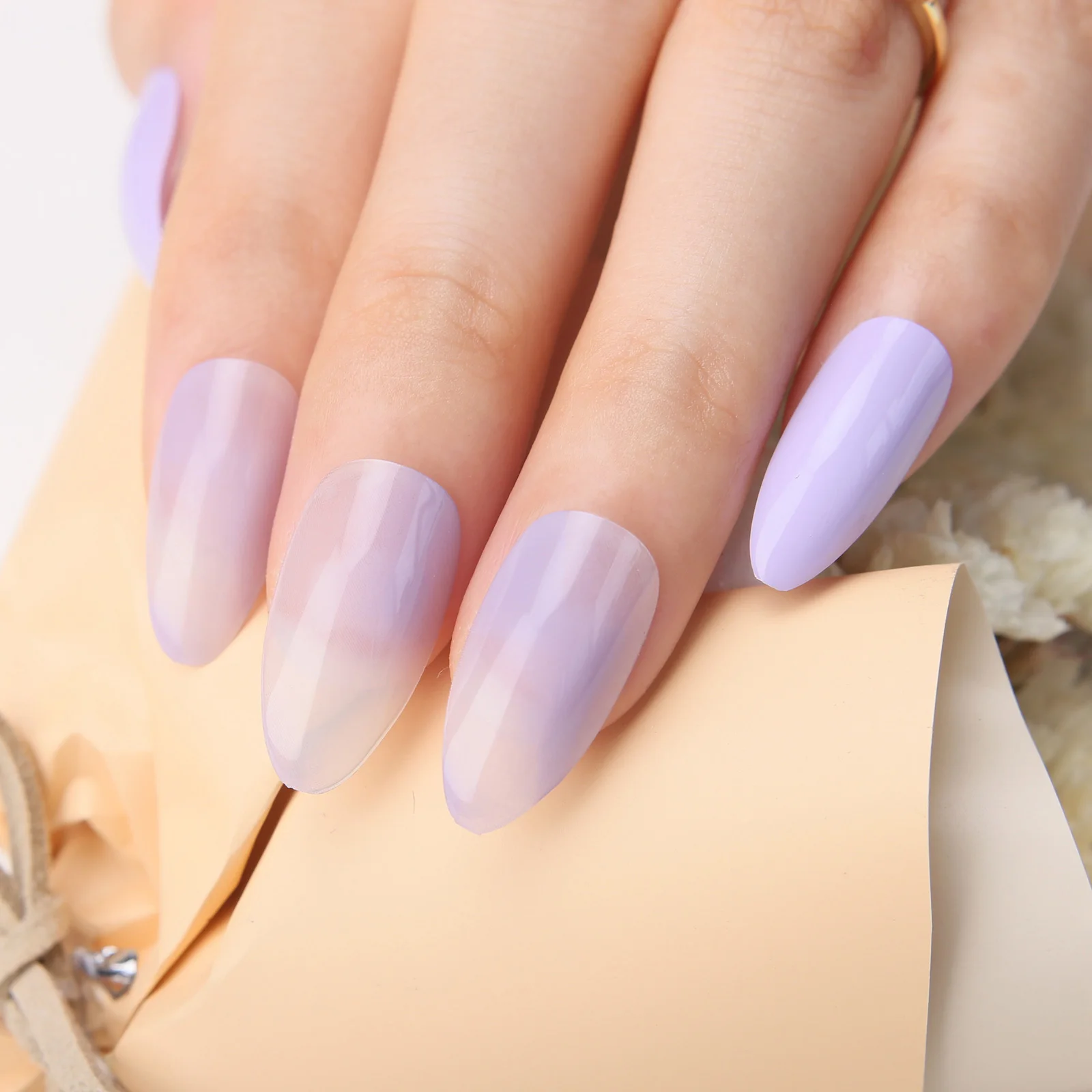 Gel Short Almond Fake nails Lavender Dream Stilletto clear Light purple blush False nails decorative faux ongles Press on nails