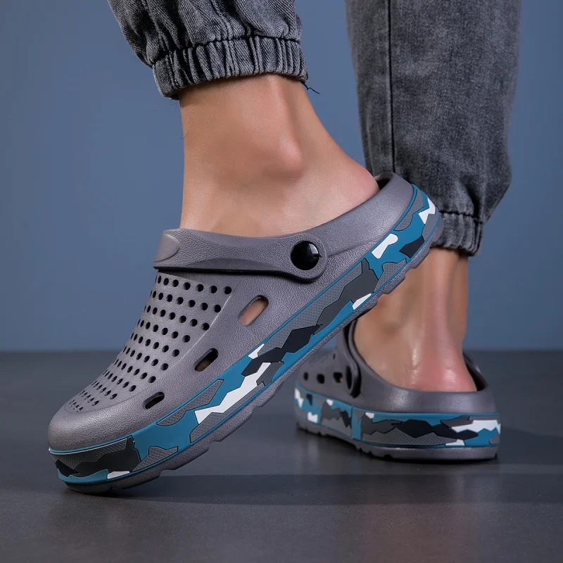 Mens Sandals Casual Summer Clogs for Men Breathable Soft EVA Garden Shoes Closed-toe Fashion Slippers for Men 2025 New Design