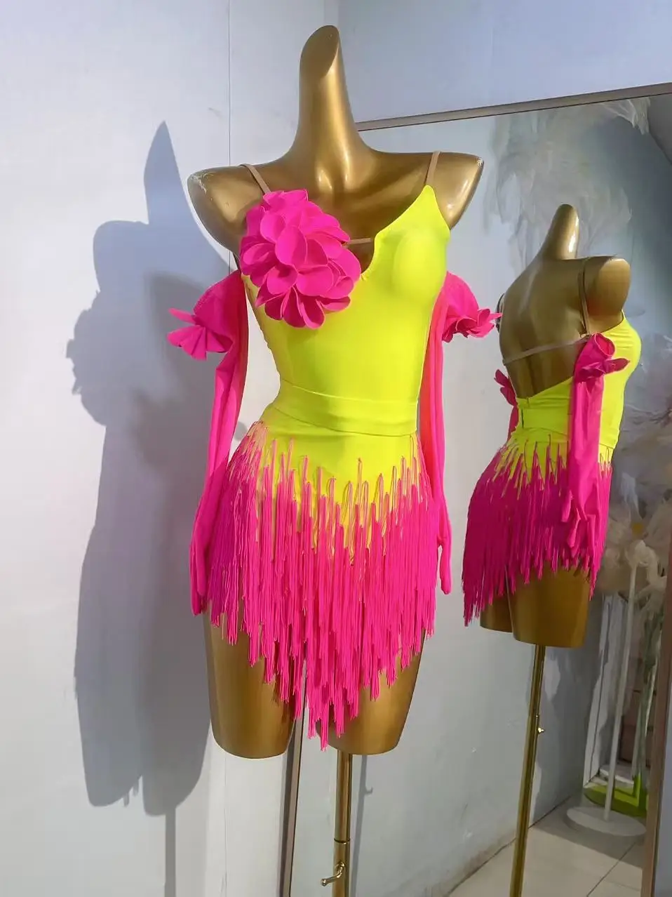 ชุดเต้นลาตินแบบสั่งตัด ดีไซน์เซ็กซี่เปิดหลัง แต่งชายครุย สำหรับผู้ใหญ่และเด็ก ใช้สำหรับเต้นแทงโก้ แซมบ้า รุมบา และการฝึกซ้อมระดับมืออาชีพ