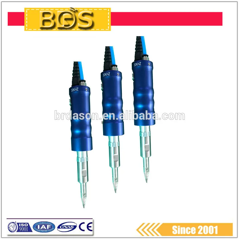 食品やプラスチック切断に使用される産業用超音波切断刃