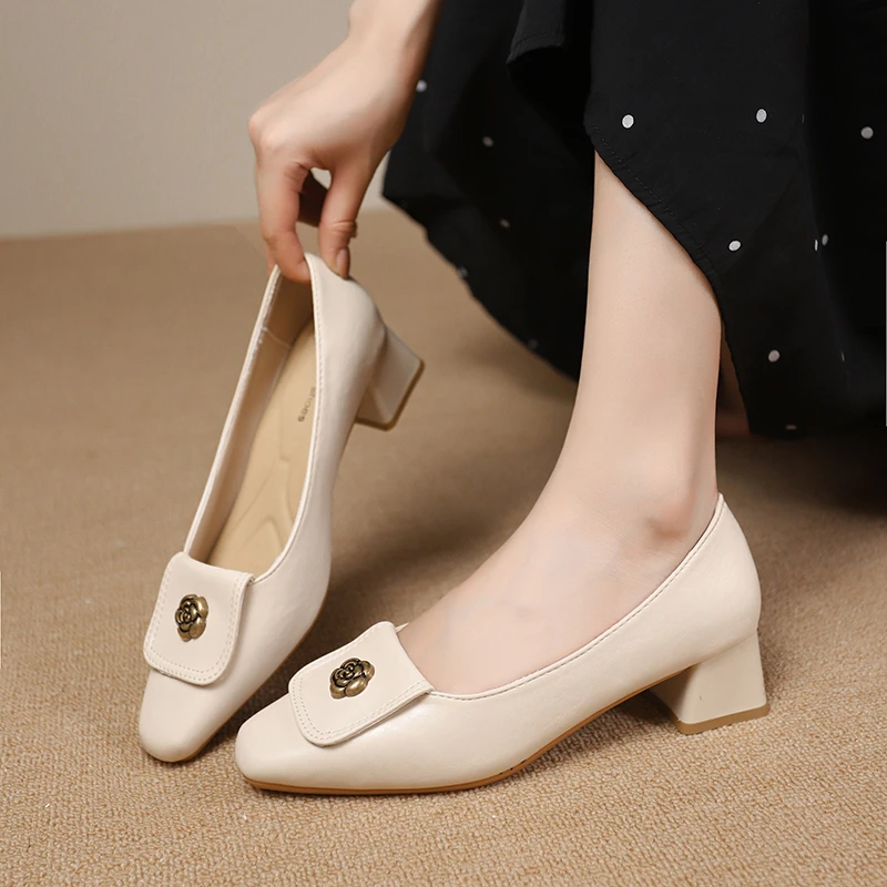 New Classic Sexy Pointed Toe Mid Heel Women’s Pumps Spring Brand Design Dress Wedding Shoes for Women French Metal Decoration