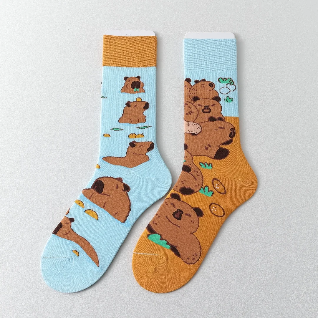 زوج واحد من الجوارب كابيبارا اللطيفة لمنتصف الساق، تصميم AB عصري، مثالي للجنسين على مدار العام.