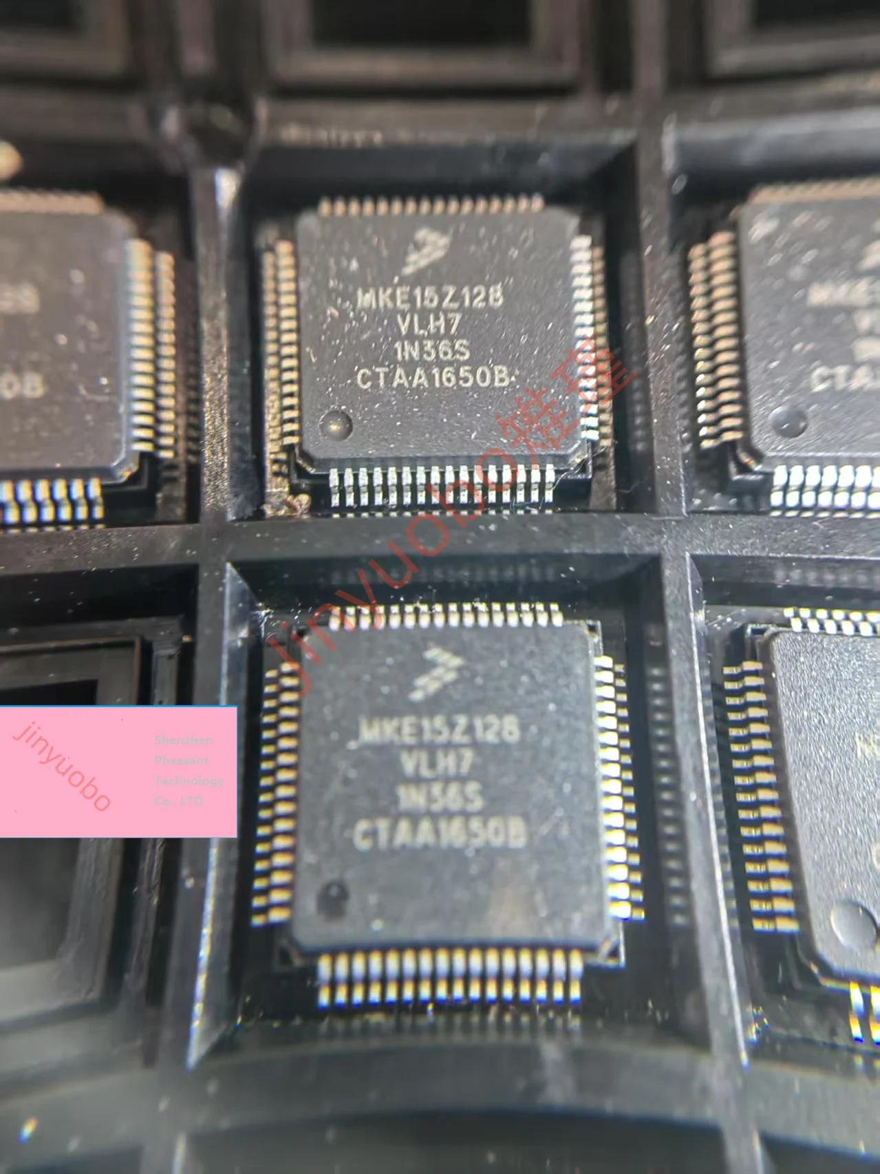 1PCS MKE15Z128VLH7 2.7V~5.5V 72MHz 16KB 플래시 128KB I2C, SPI, UART, USART A/D 16x12b,D/A 1x8b 32비트 ARM ®   피질 ® -M0+ LQFP-64