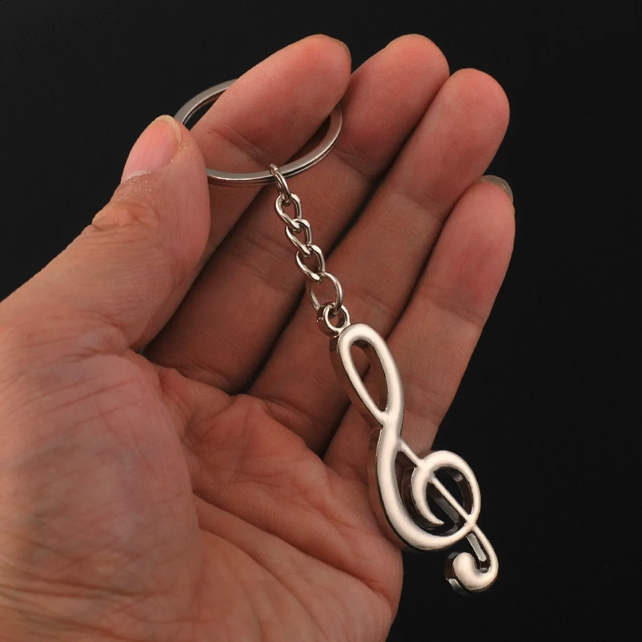 Fashion Musical Note Key Chains Metal Chain Silver Color Men Bag Car Pendant Concert Souvenirs Keyring DIY Jewelry Gift