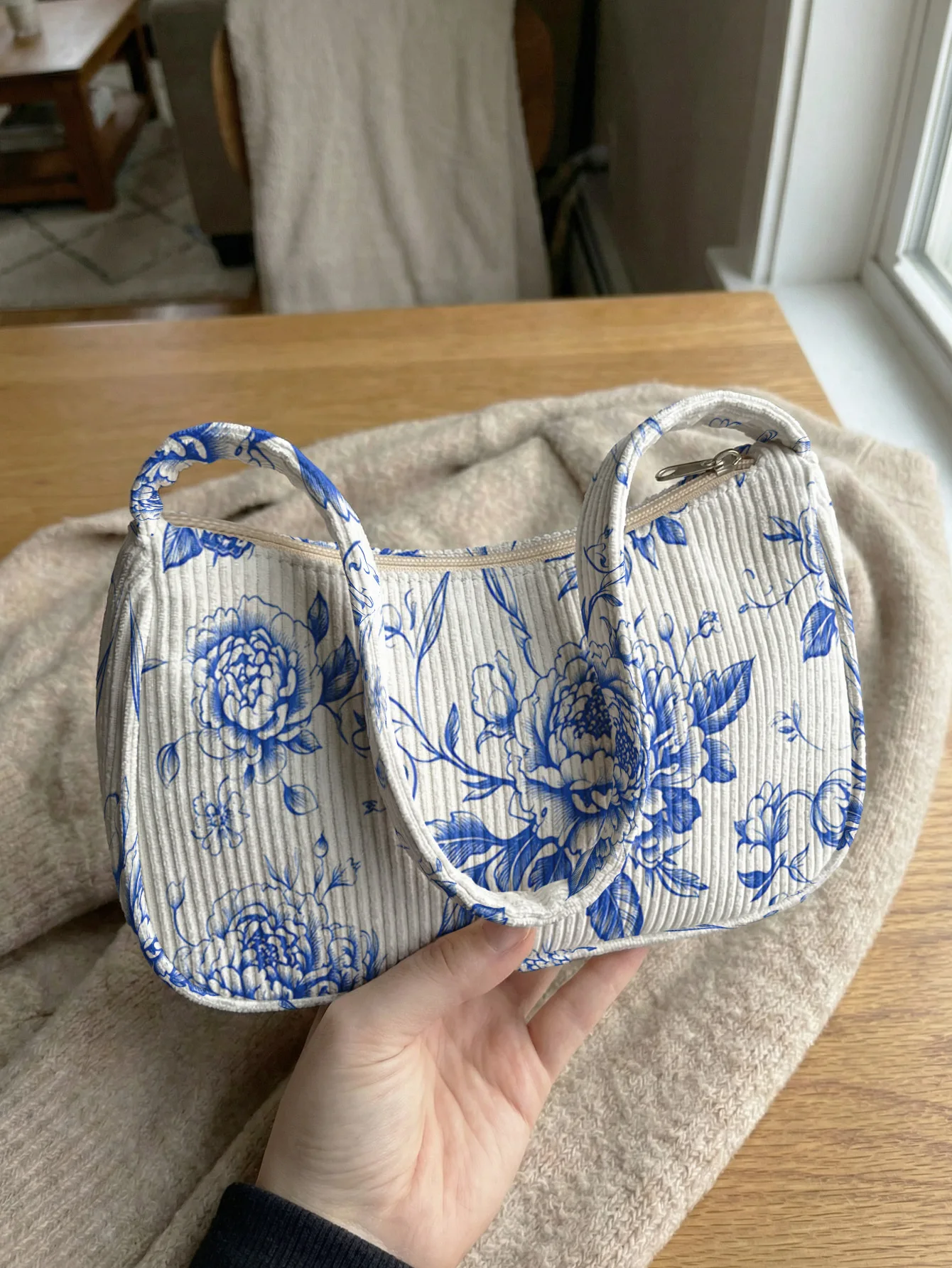 Trendy Blue Floral Print Shoulder Bag, White Corduroy Underarm Bag for Daily Casual Use