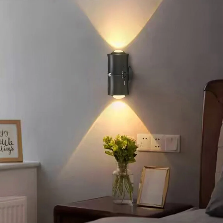 مستشعر حركة LED جداريّة ضوء ثلاثي الألوان RGB قابل لإعادة الشحن مزدوج الرأس أضواء مغناطيسية لغرفة النوم المدخل درج الإضاءة المحيطة