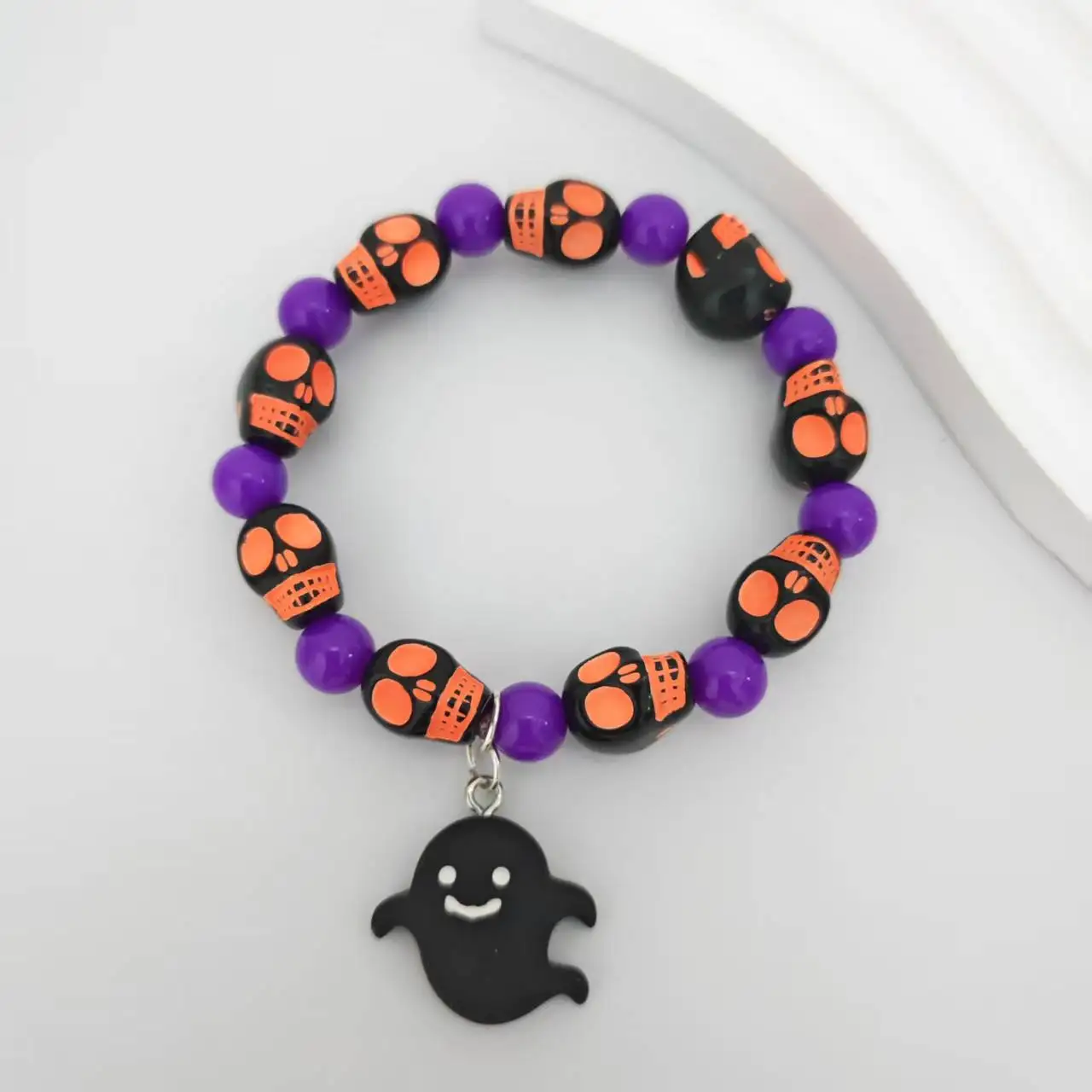 

Retro skull bracelet men Women Halloween Black Cute Ghost Pandent Bracelet Accessories Creative Handmade Jewelry Family Gift