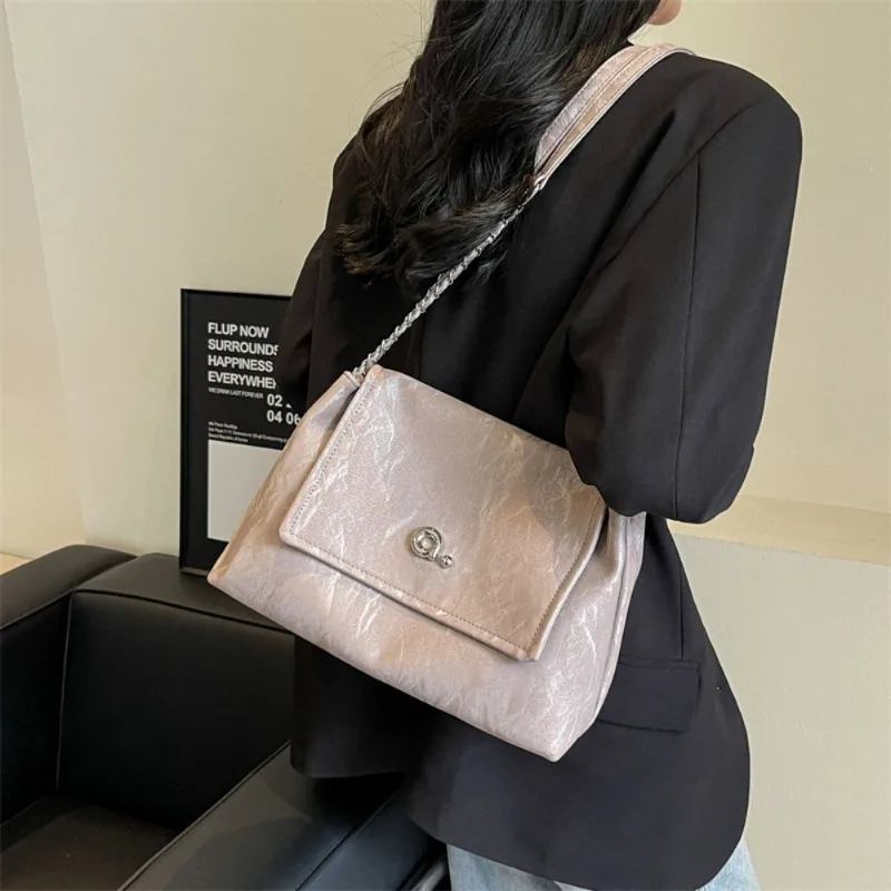 French Minority Design Sense Postman Bag Simple Literary One-shoulder Handbag Western Wild Chain Korean Version of Messenger Bag