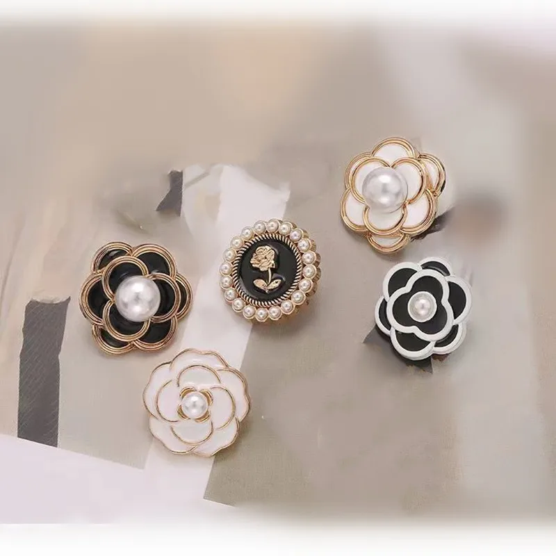 6PCS/Lot High-grade Pearl Small Fragrant Cashmere Coat Buckle Retro Metal Flower Decoration Button