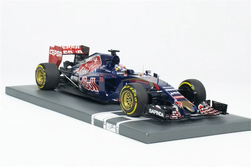 MINICHAMPS 1:18 2015 F1 SCUDERIA TORO ROSSO STR10 - #33 MAX Resin Model Car