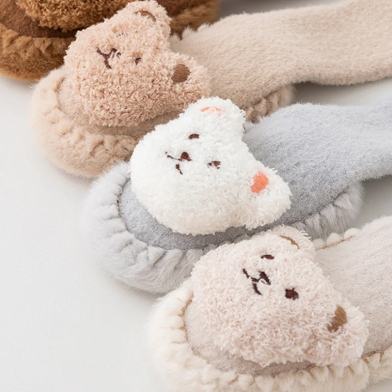 أحذية أطفال الرضع للفتيات والأولاد الكرتون الدب طفل أول مشاية شتوية سميكة دافئة داخلي الوليد الطابق المنزل صبي جوارب بناتي
