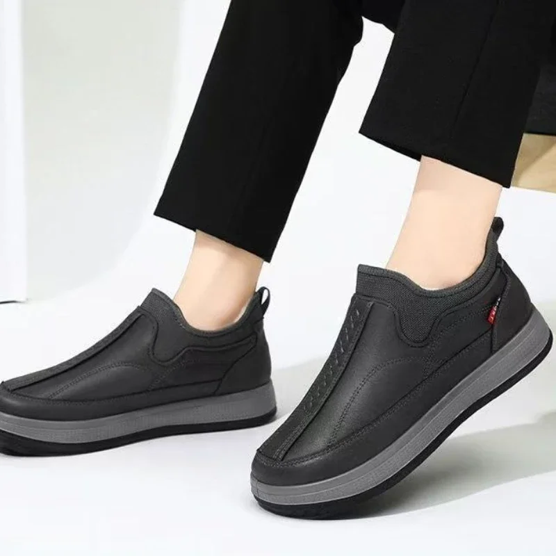 الرجال جديد الشتاء الجلود الثلوج الأحذية صوف مبطن سميكة معزول كعب مسطح الارتفاع دفعة المضادة للانزلاق عادية الانزلاق على الأحذية