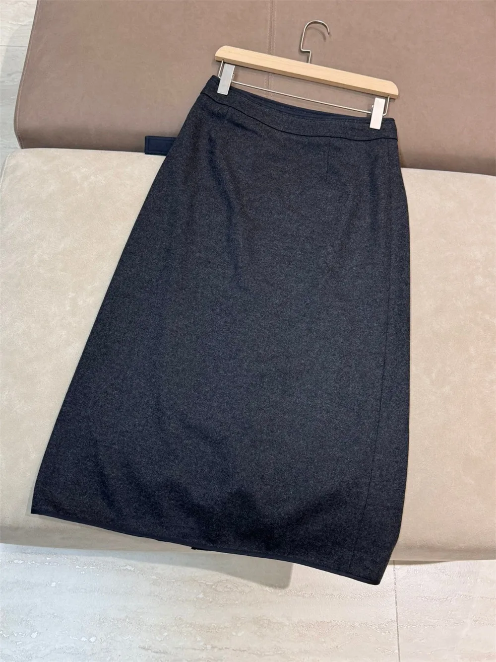 Autumn and Winter New Women's Wool Blended Half Skirt Temperament Versatile