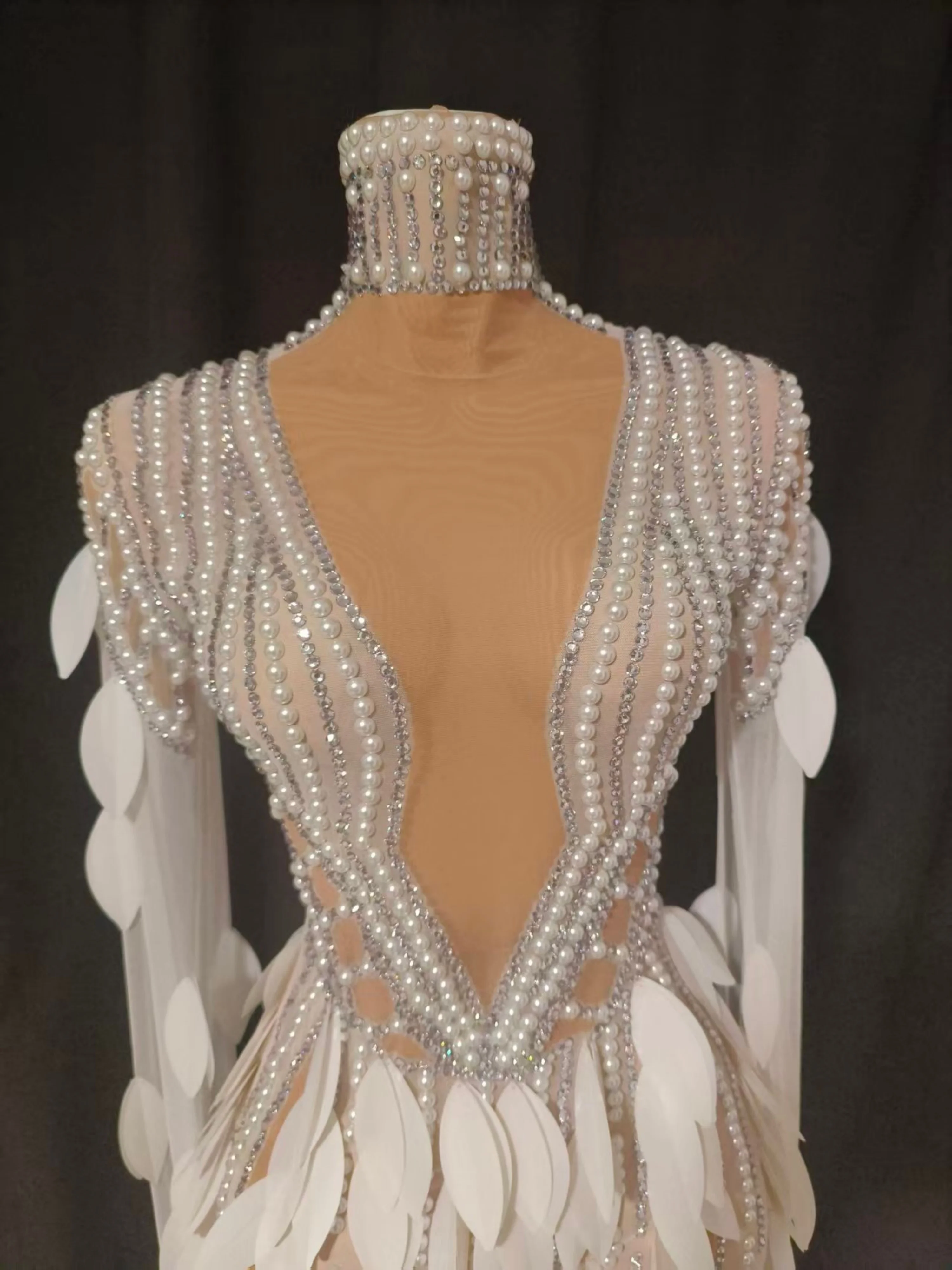 Saia de tule em camadas de folhas brancas 3d, tapetes vermelhos, apresentações de palco, festa à noite, elegante, decote em coração, vestido de contas de cristal