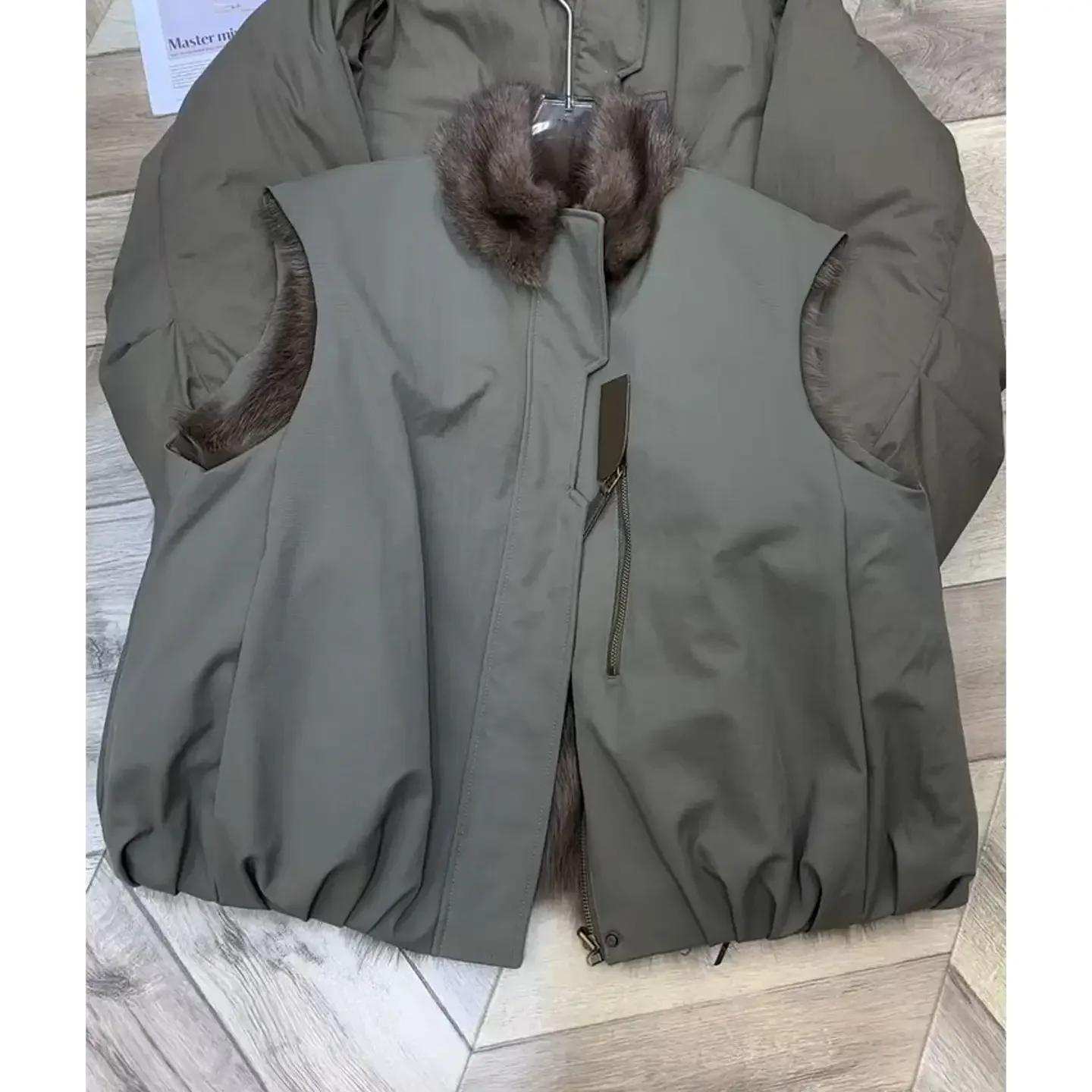 2026 Autumn and Winter New Women's Vest Loose Short Thick Imitation Wool Vest