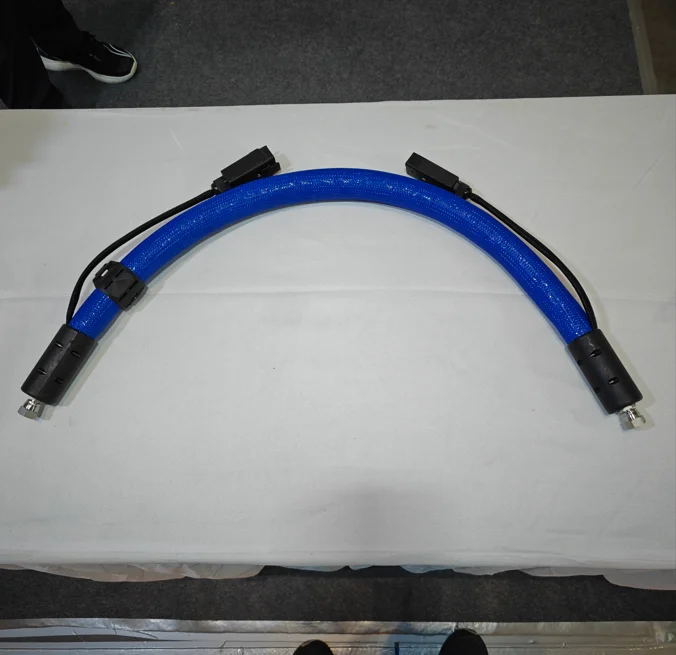 Tuyaux thermorésistants flexibles haute pression (100Mpa) avec tube intérieur en PTFE, plage de température de 60 à +260°C, pour la découpe de colle thermofusible