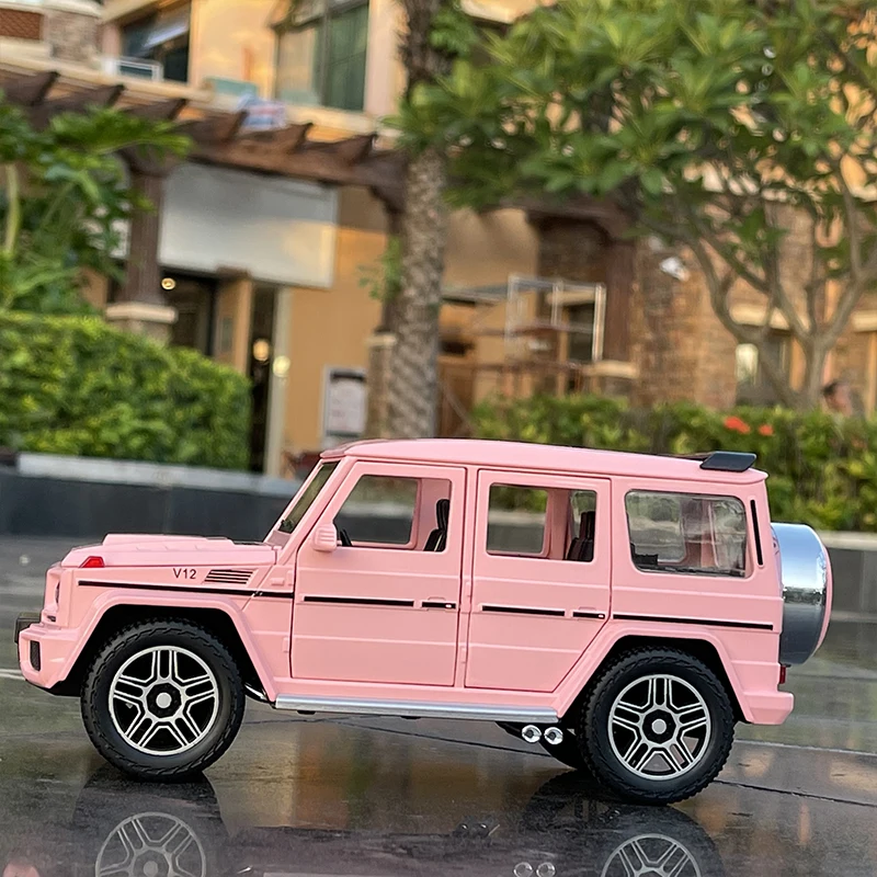 1/24 G63 modello di auto in lega diecast giocattolo veicoli fuoristrada in metallo tirare indietro modello simulazione suono e collezione di luci regalo giocattolo per bambini