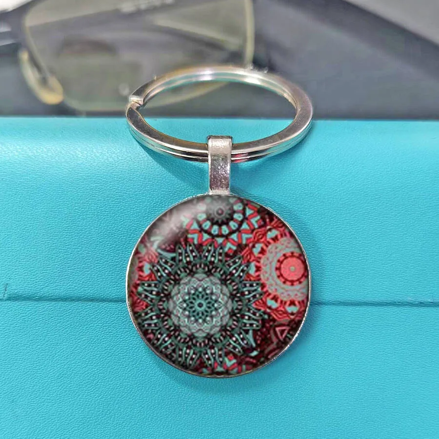 Porte-clés réaliste de la planète Terre, porte-clés polyvalent pour sac d'école, souvenir d'anniversaire pour les amateurs de géographie
