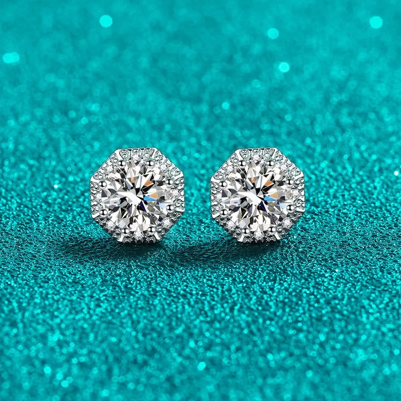 

Classic PT950 Platinum Ladys Each 1CT Real Moissanite Diamond Stud Earrings for Women Sparkly Jewelry for Family Birthday Gift