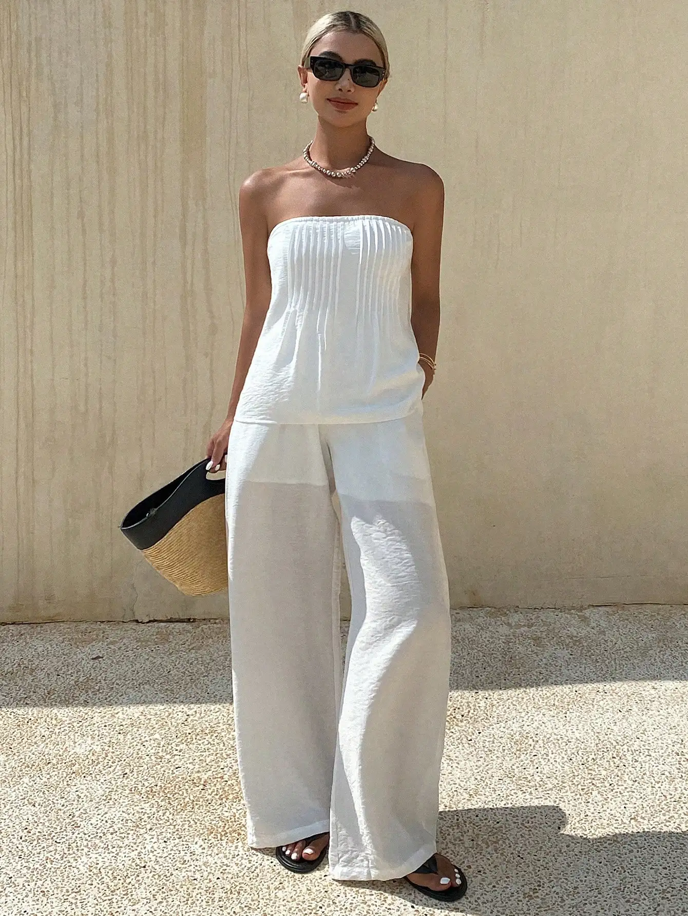 여성용 화이트 투피스 세트: 플리츠 스트랩리스 탑 & 와이드 레그 팬츠, 여름 캐주얼 의상
