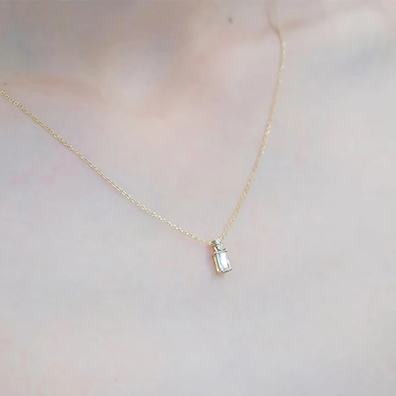 Huitan Dainty Necklace with Bright Zirconia Lady Delicate Gold Color Pendant Jewelry for Engagement Exquisite Gift Accessories