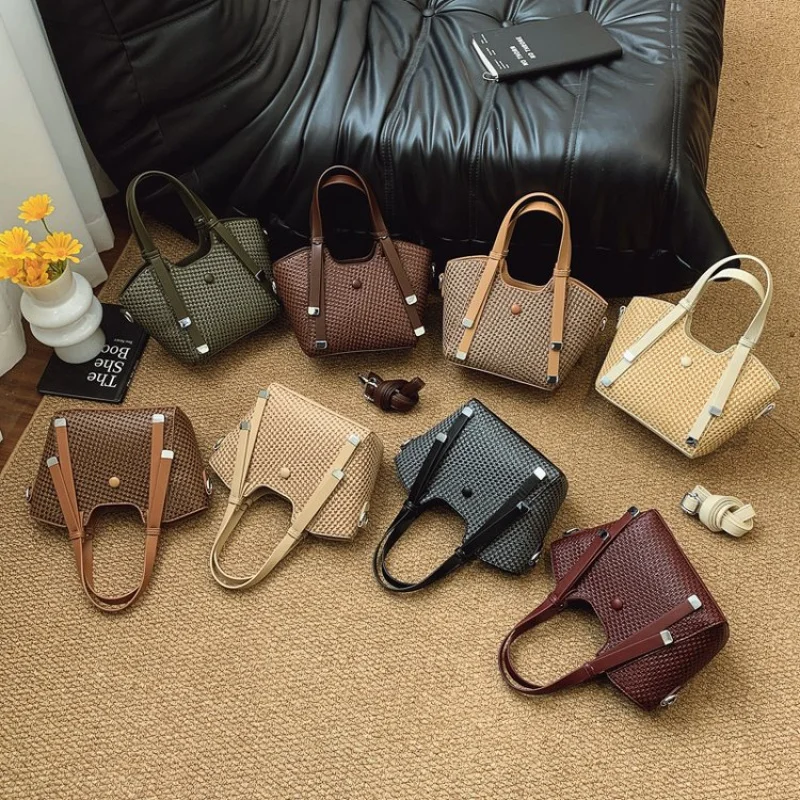 누벅 가죽으로 만든 여성용 메신저 백 캐주얼 우루과이 스타일 깔끔하고 넉넉한 부드러운 일상 스타일 ​