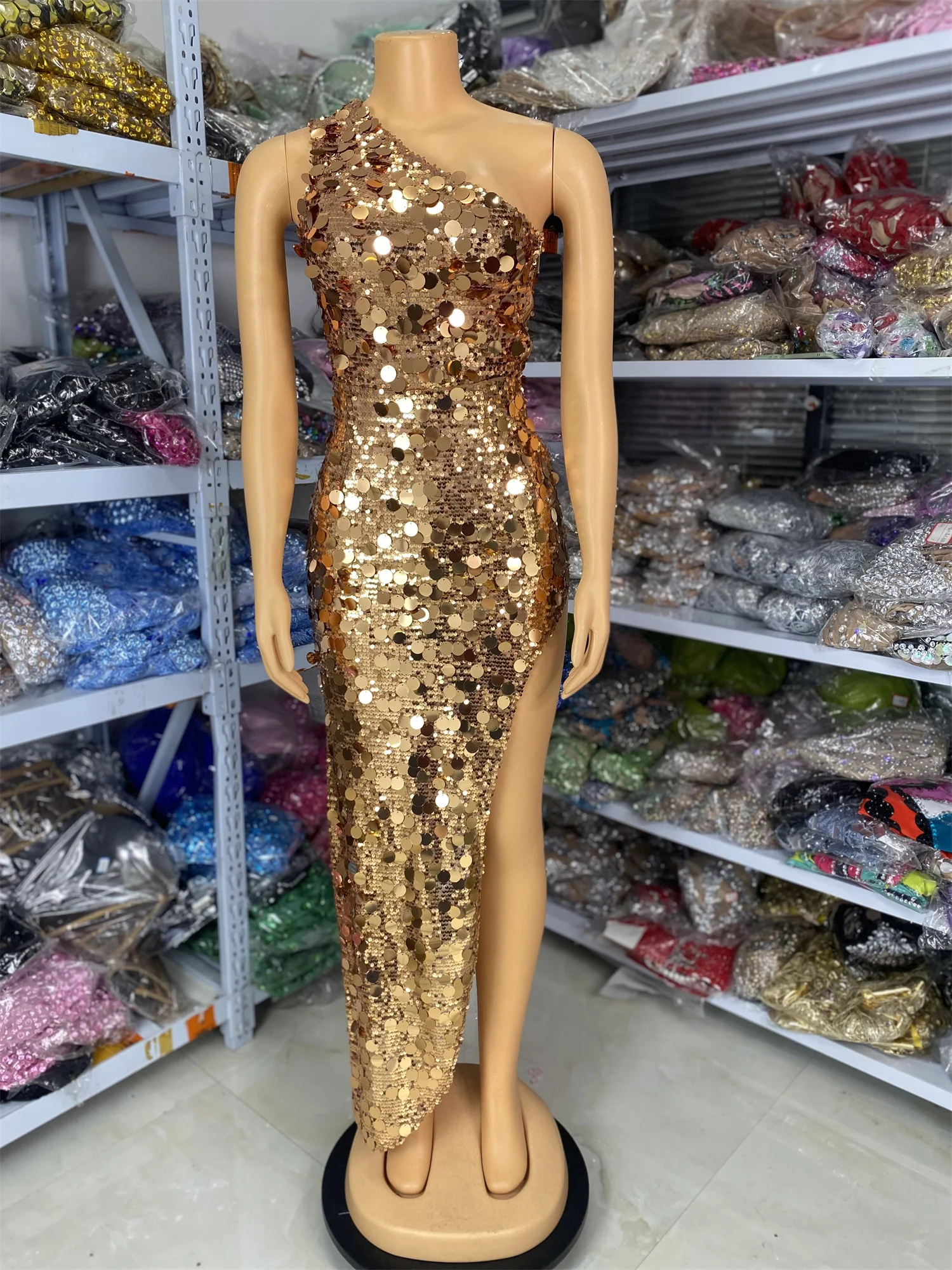 

Женское роскошное золотое платье на день рождения, сексуальное блестящее платье на одно плечо с открытой ногой, асимметричное длинное вечернее клубное вечернее цельное платье