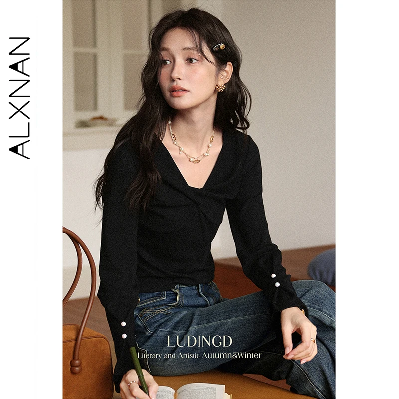 ALXNAN Plus Size Black Knitted T-shirt Women V-neck Long Sleeve Tees Autumn Elegant Pearl Button Bow Pleated Neckline Top D12535
