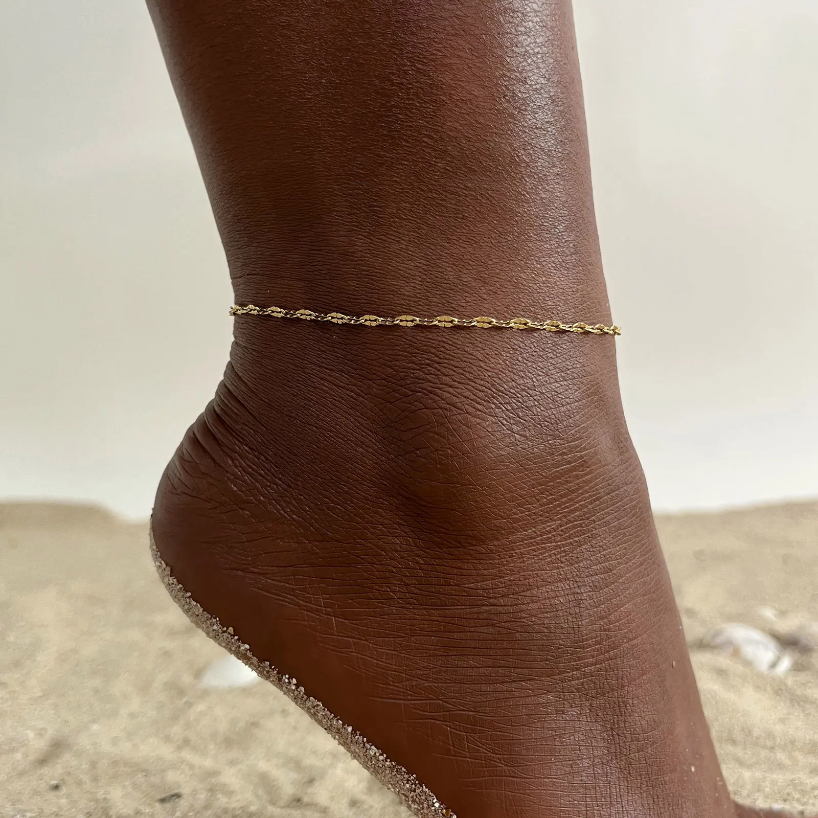 Damskie złote wodoodporne łańcuszki ze stali nierdzewnej Dainty Lip Chain Anklets Biżuteria na prezent, minimalistyczna bransoletka na codzienne wakacje na plaży