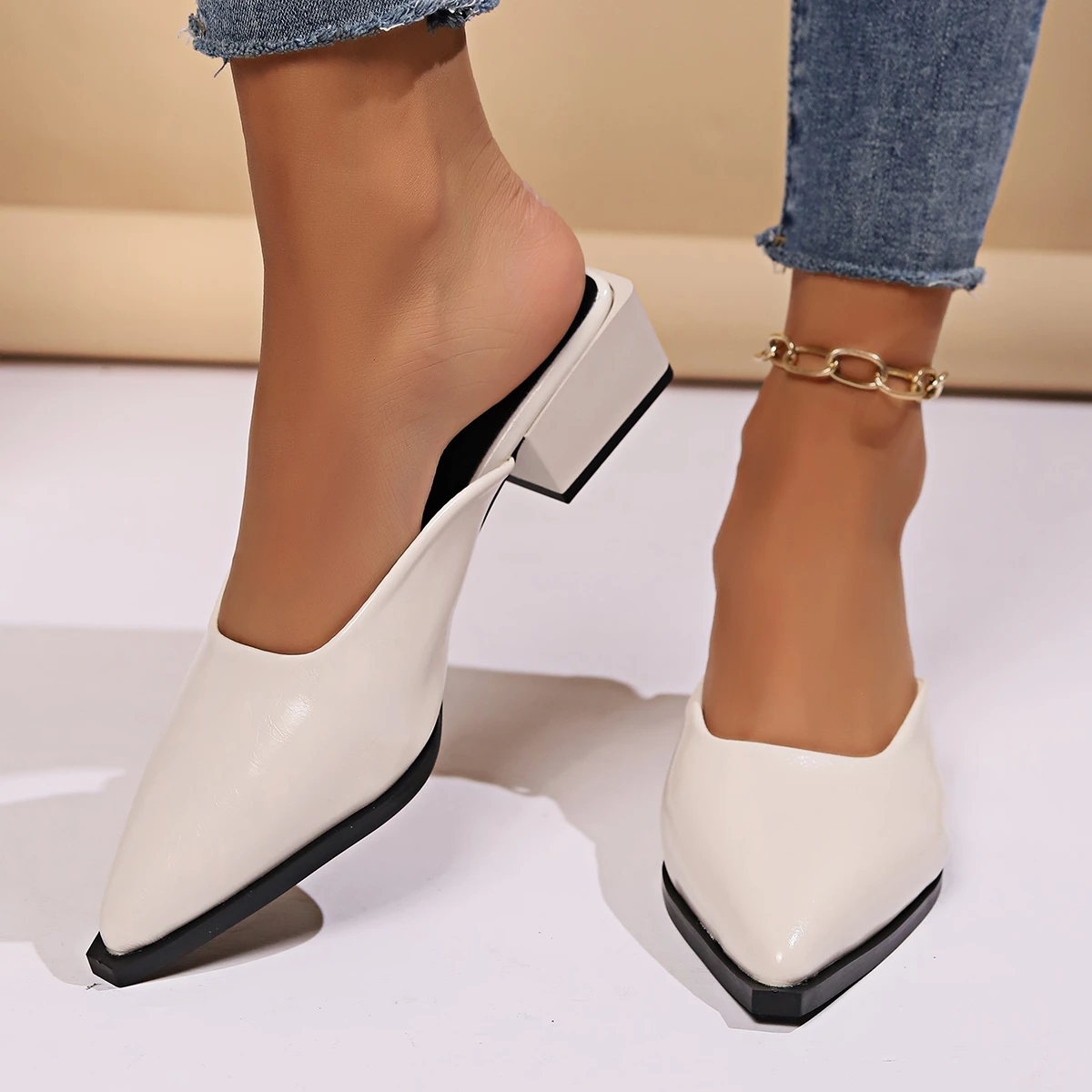 Women's Pointed Toe Square Heel Baotou Slippers Summer Slip-on Fashion Shoes for Women Sandals Shallow Mouth Women Half Slippers