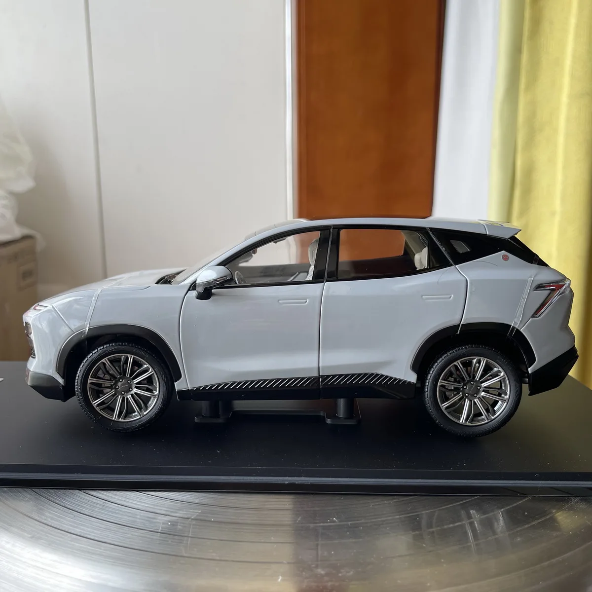 Jetour X1 DASHING จําลองรถจําลอง,dasheng SUV ตกแต่ง,Die-Cast โลหะ Replica, ของขวัญเด็ก, สะสมสําหรับผู้ใหญ่,1: 18