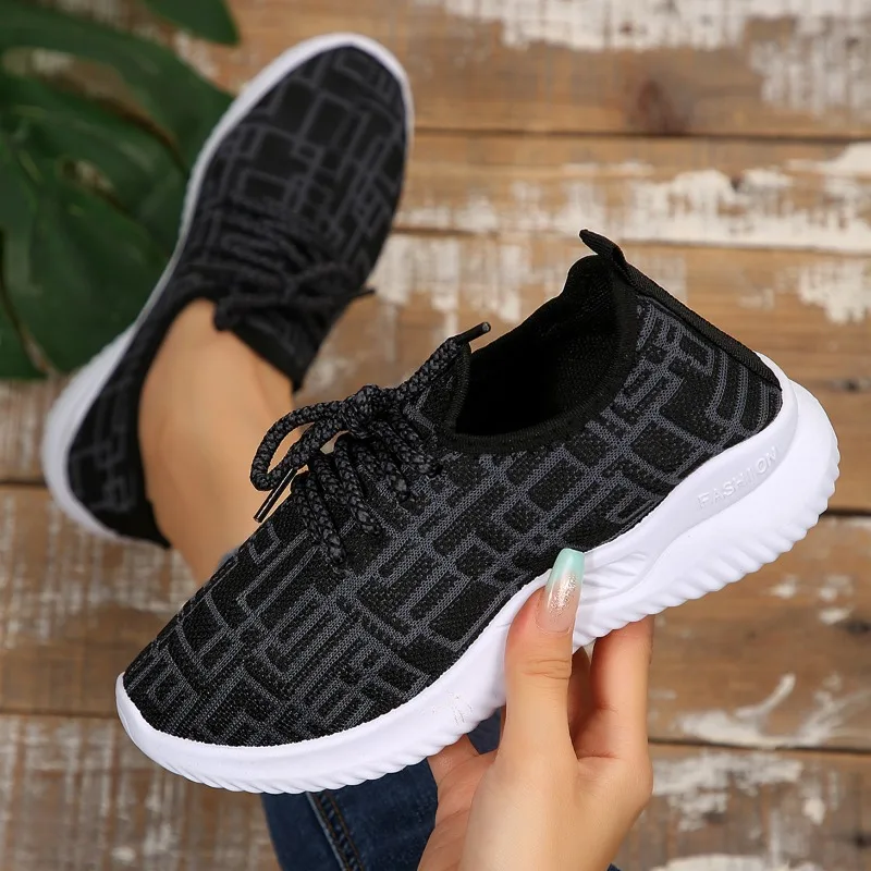 أحذية رياضية نسائية للجري مصممة كلاسيكية أحذية مفلكنة للخريف موضة جديدة خفيفة الوزن أحذية رياضية خارجية كاجوال للنساء #1