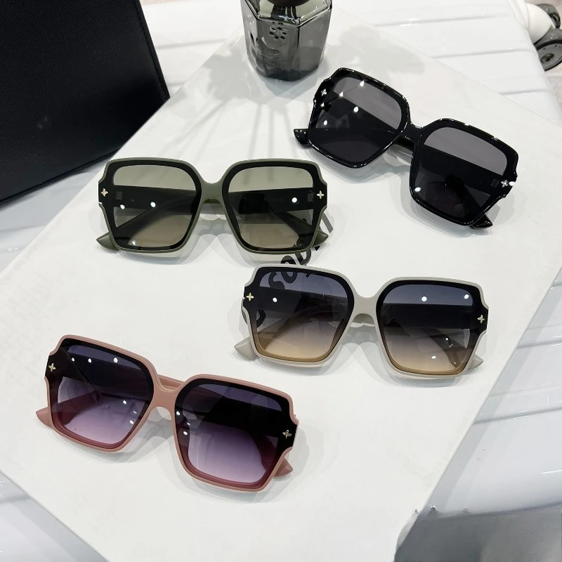 

​​2025 Light Luxury Sunglasses, UV400 Protection Fashion Designer Style Anti-Glare Unisex for Women & Men Driving Chic​​