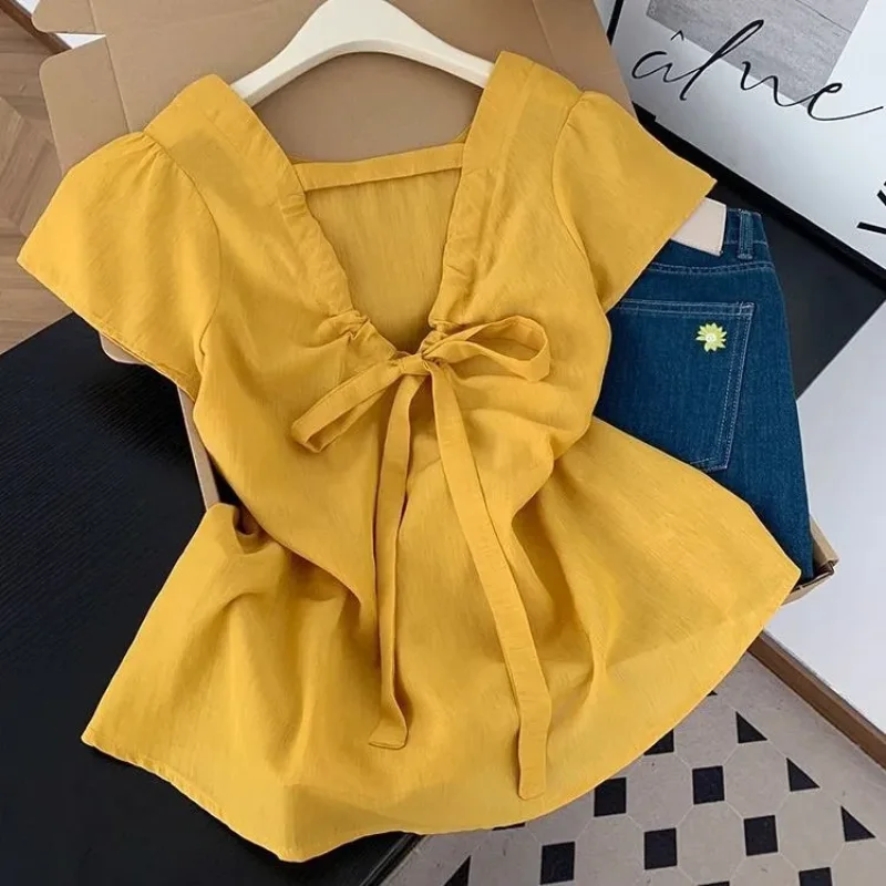

Sweet and Gentle Style Short-sleeved Shirt with Empty Back for Women Loose Design Bow Tie Top