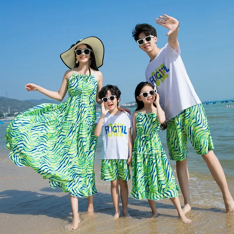 Family Fashion Beach Mother Father and Children Matching Clothes Vacation Look Mom and Daughter Dress Dad and Son Outfits Sets