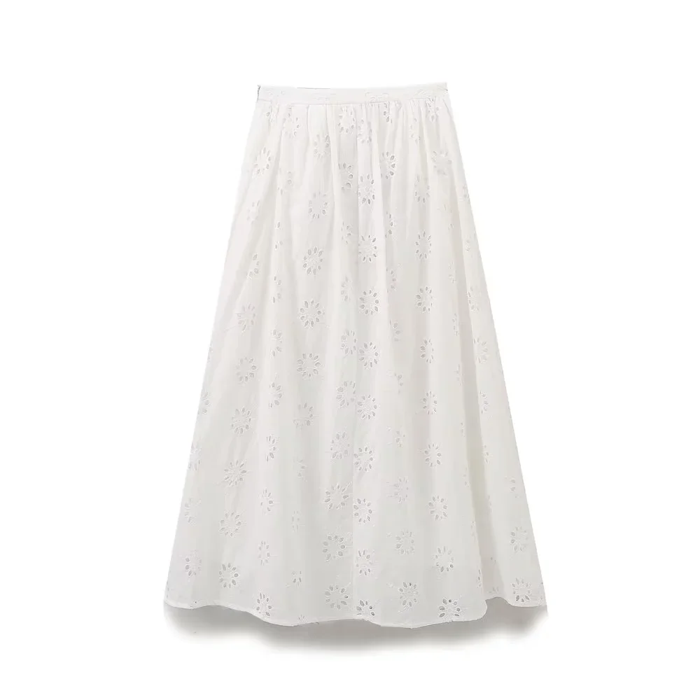 French hollowed out embroidered A-line skirt for women with a summer design sense niche white loose and versatile mid length sk