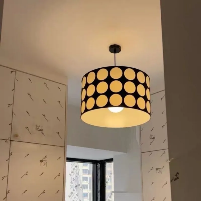 Restaurant chandelier medieval, cream style cafe lamp y