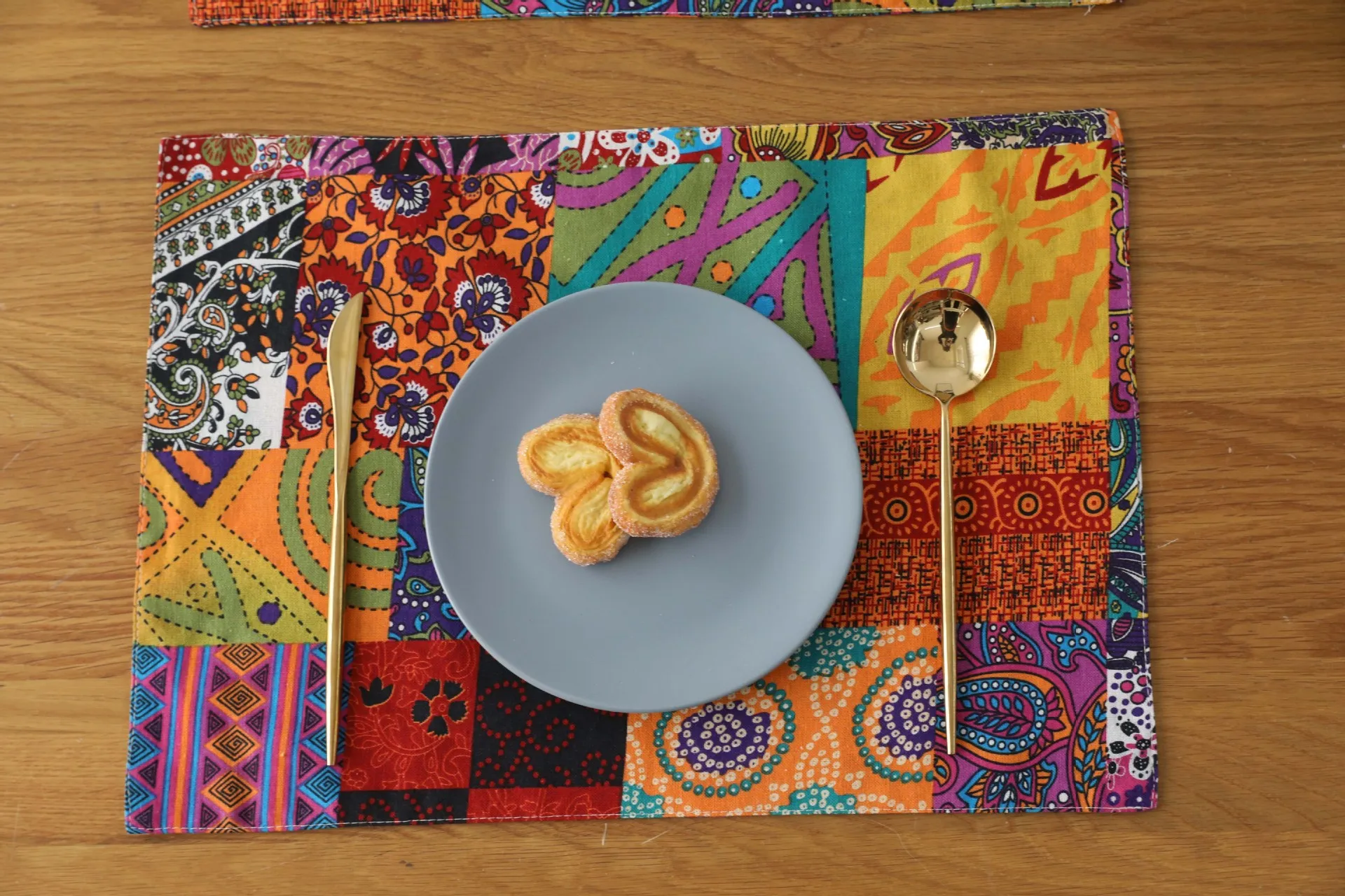Vintage Print Placemat, Practical & Heat-Insulating, Kitchen & Dining Table Accessory