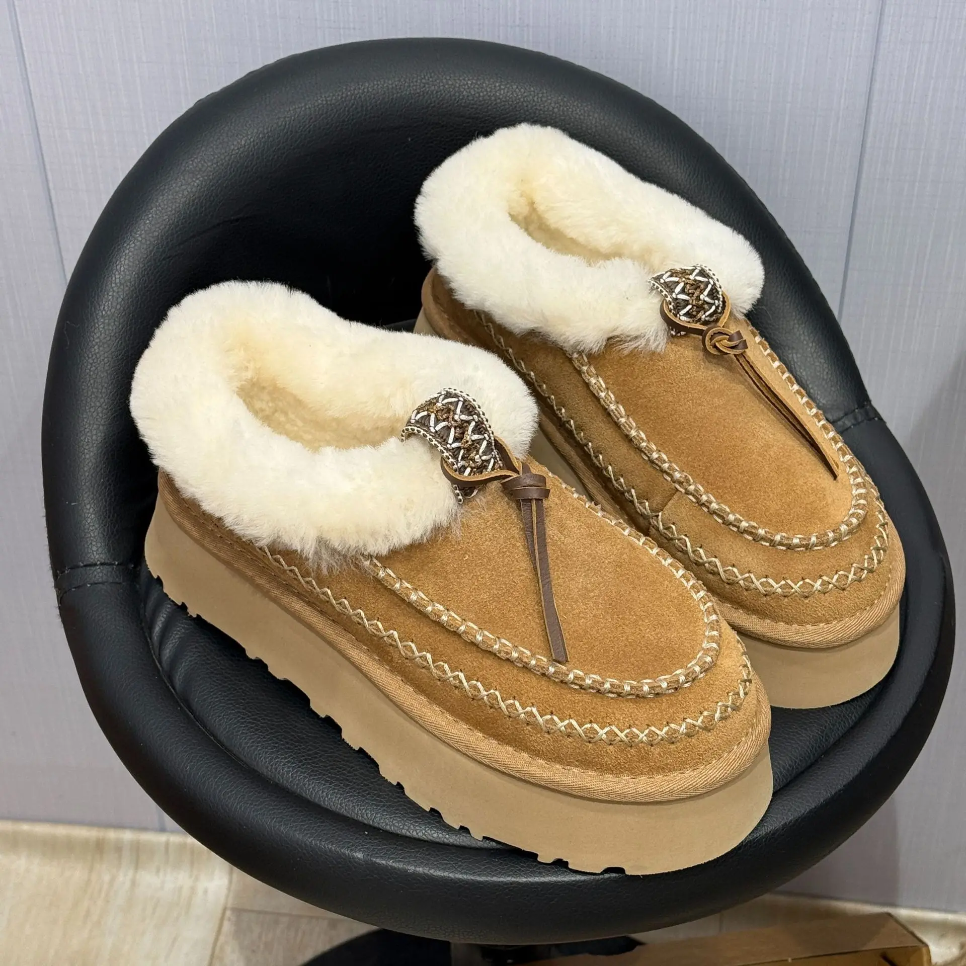 

2026 New Fashion Casual Wool Integrated Snow Boots Leather Rope Low Tube Fluff Woven Ethnic Style Thick-soled Women's Boots