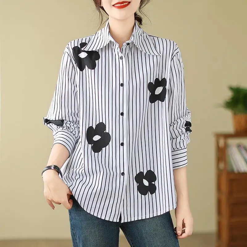 بدوره إلى أسفل الرقبة زهرة شريطية طويلة الأكمام قميص فضفاض وبلوزة المرأة أعلى عارضة واحدة الصدر الأبيض خمر أزياء أبلى