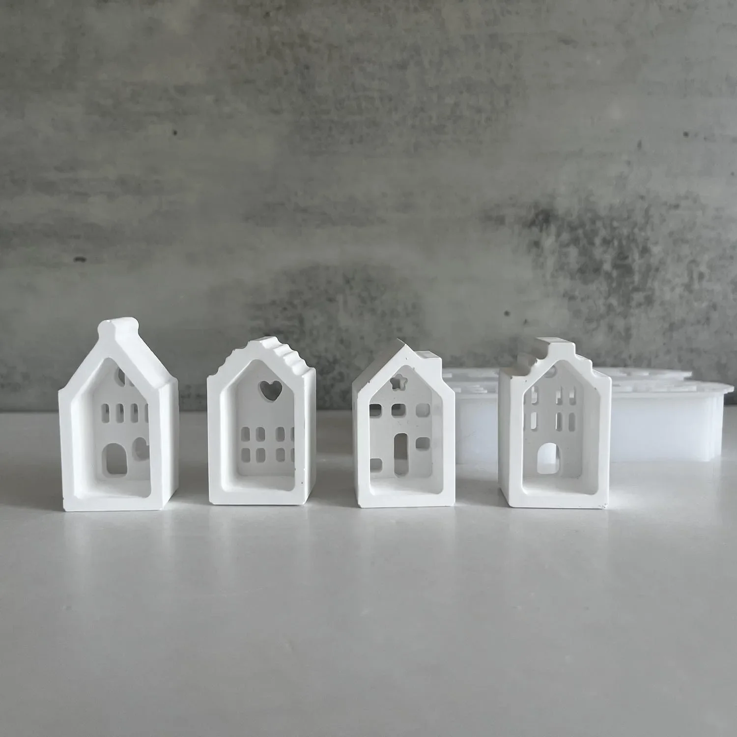 4-piece European Style House Silicone Mold Scale Atmosphere Decoration Lighting House Gypsum Drip Mold Aromatherapy Candle Mould