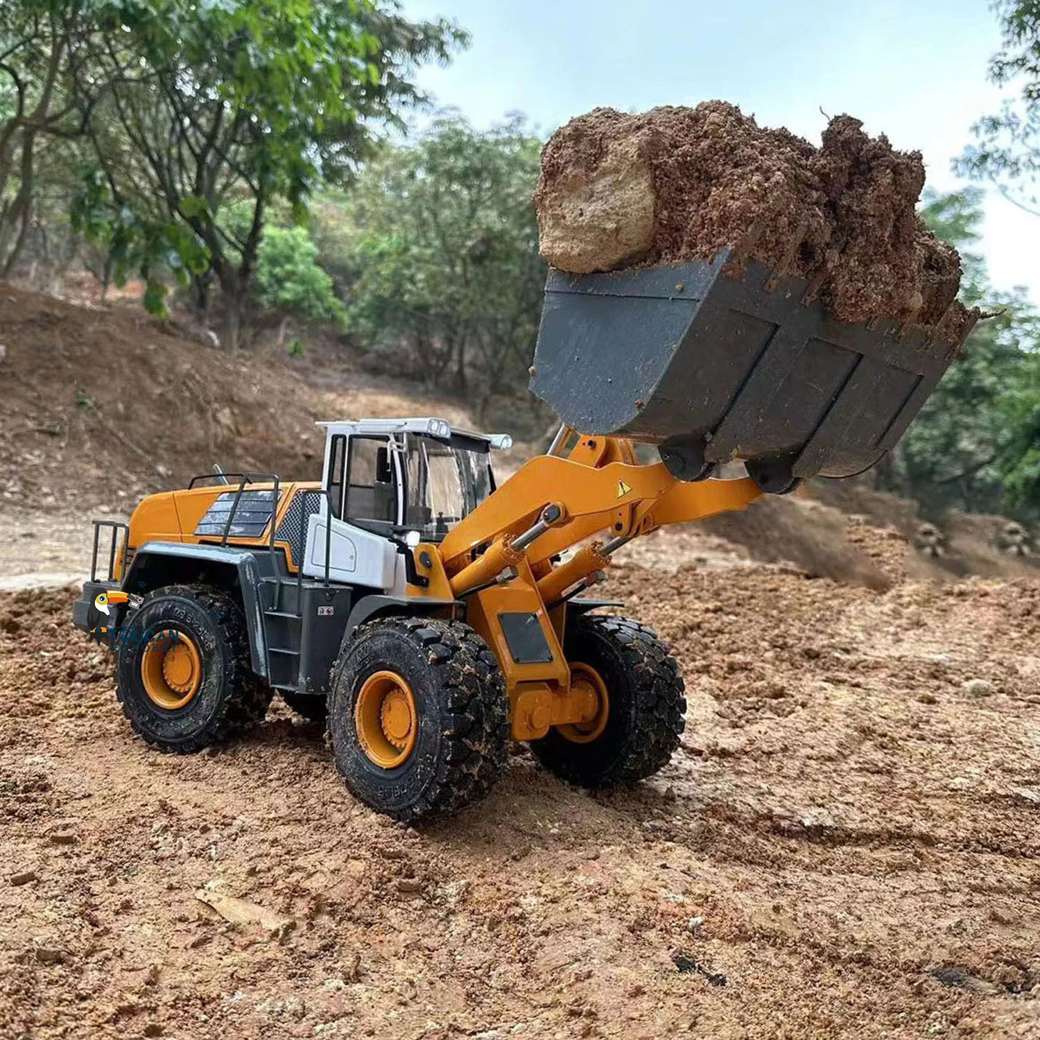 

1/14 RC Hydraulic Wheeled Loader 580 Remote Control Construction Vehicles Painted and Assembled Sound Light Model Toy TH22652