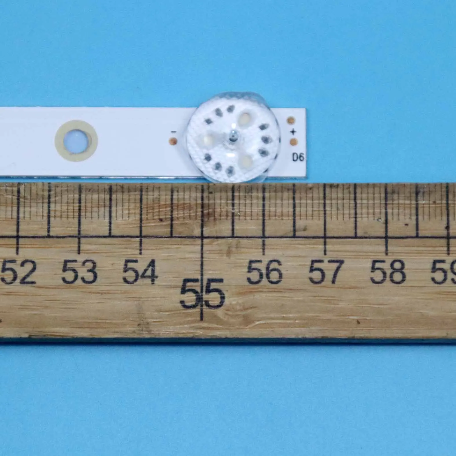 Nowe listwy LED do podświetlenia telewizorów SJ.YM.D3200601-3030ES-M do SKYLINE 32YST5970 32YT5900 Array DLED32YM 2X6 0005 P9