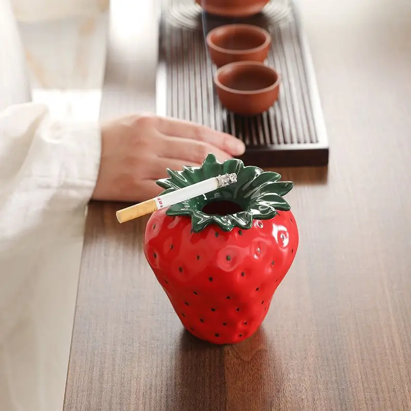 

Strawberry Ceramic Ashtray Dustproof Creative Home Living Room Personalized Simulation Strawberry Ashtray Desktop Decoration