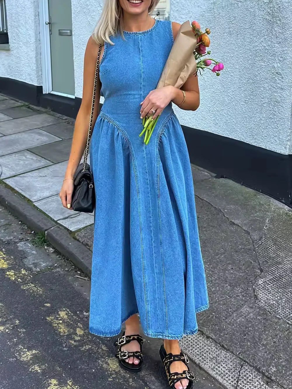 Sexy denim chic women's solid color round neck sleeveless hollow pleated long skirt new fashion retro summer vacation dress