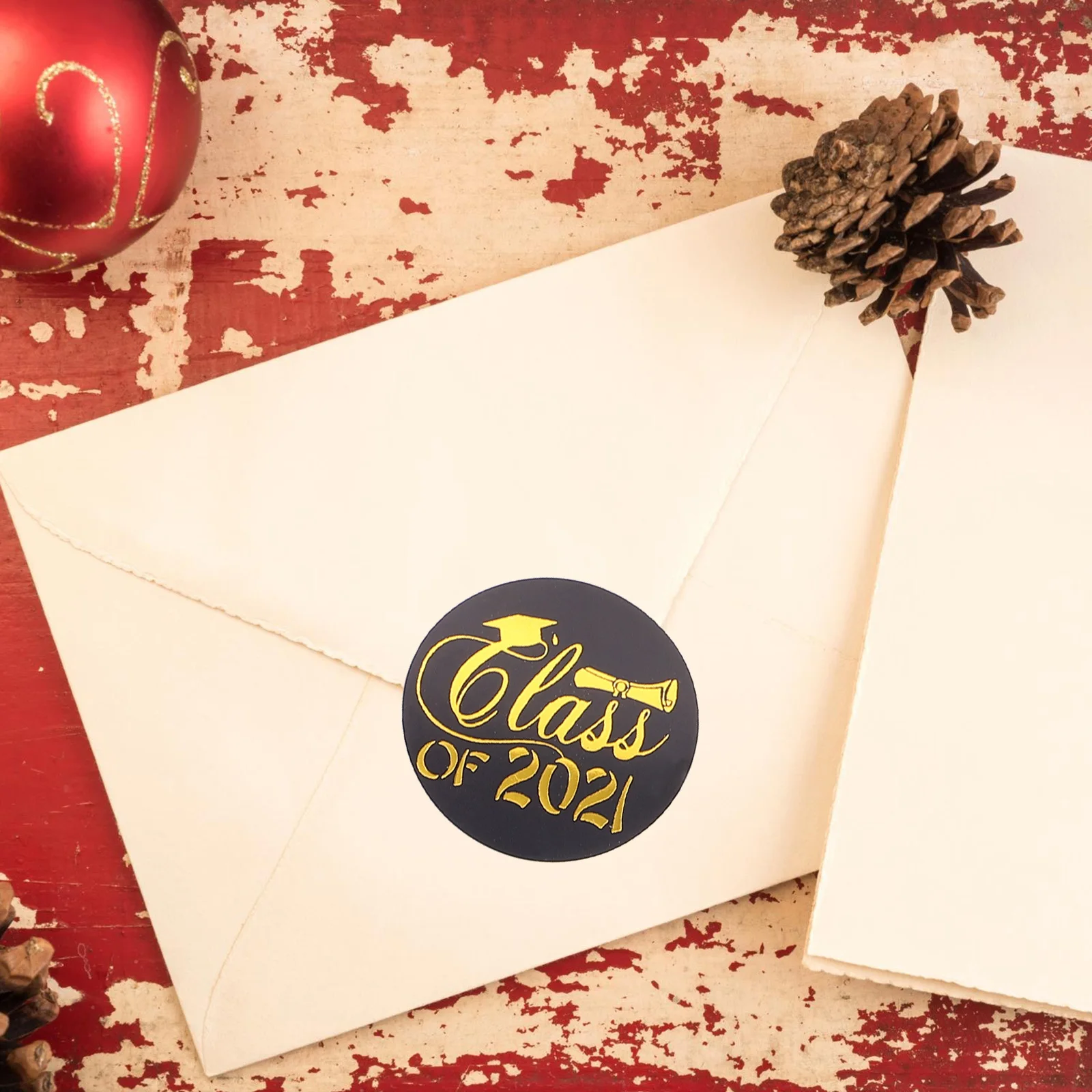 

500Pcs Graduation Celebration Stickers Self Adhesive Paper Labels Sealing Stickers for Gift Party Graduation Sticker